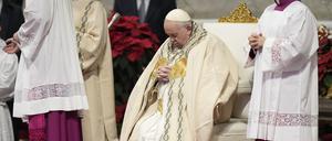 Papst Franziskus hält eine Messe zum Hochfest der heiligen Maria zu Beginn des neuen Jahres im Petersdom. 