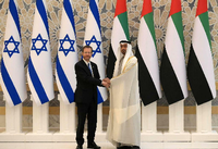 Die Vereinigten Arabischen Emirate und Israel sind jetzt enge Partner. Jüngst war Isaac Herzog, Präsident des jüdischen Staats (l.) zu Besuch bei Kronprinz Mohammed bin Zayed. Foto: imago images/Zuma Wire
