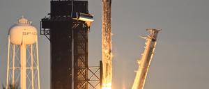 SpaceX schickt Starlink-Satelliten ins All, um ein weltumspannendes Internet zu schaffen. (Archivbild)