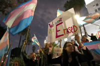 Proteste gegen Trumps Anti-Transgender-Pläne in Los Angeles. Foto: REUTERS/Lucy Nicholson