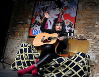 Schon zu Lebzeiten eine echte Berliner Ikone: Die Punk-Queen Nina Hagen. Foto: dpa