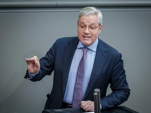 Norbert Röttgen, CDU-Bundestagsabgeordneter, attackiert den Bundeskanzler wegen seines Neins zu Taurus. Am Mittwoch wurde Scholz dann persönlich.