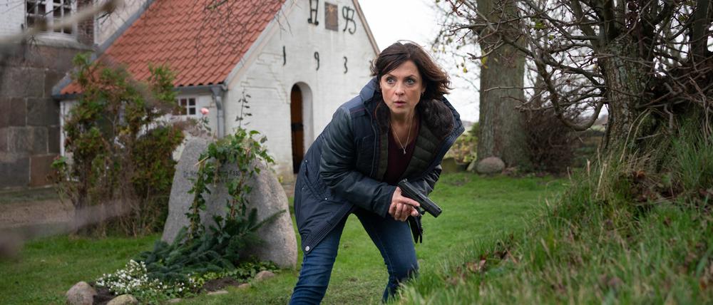 Ina Behrendsen (Julia Brendler) ermittelt undercover im Kirchenchor auf Sylt.