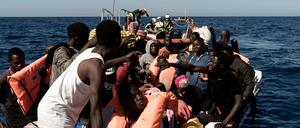 An Bord des Rettungsschiffs Ocean Viking waren im Oktober 2022 auch Flüchtlinge aus Ghana. Sie haben kaum eine Chance, in Deutschland Asyl zu erhalten.