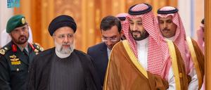 Saudi-Arabiens Kronprinz Mohammed bin Salman empfing auch Irans Präsidenten Ebrahim Raisi.