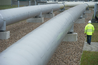 Die Ostsee-Pipeline Nord Stream 2 kann nun offenbar zu Ende gebaut werden. Foto: Stefan Sauer/dpa