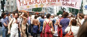 Der „Homolulu“-Protestmarsch. Mehr als 1000 Schwule und rund 100 Lesben demonstrierten am 28. Juli 1979 in der Innenstadt von Frankfurt am Main gegen die Diskriminierung von Homosexuellen.