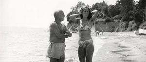 Pablo Picasso und Françoise Gilot. Szene aus dem Film „La vie commence demain“ (Das Leben beginnt morgen). 