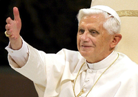 Ex-Papst warnt Franziskus