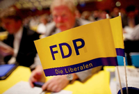 Die FDP steckt in der Krise. Selbst der Koalitionspartner wird da vorsichtig und nimmt ein wenig Abstand.