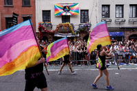 Vor dem Stonewall Inn in der Christopher Street: Die Pride Parade im Juni in New York. Foto: REUTERS