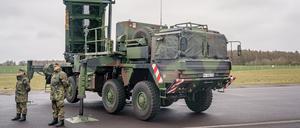 Ein gefechtsbereites Flugabwehrraketensystem vom Typ Patriot der Bundeswehr