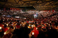 28000 Fans kommen zum Weihnachtssingen des 1. FC Union in die Alte Försterei Foto: Hannibal Hanschke/Reuters