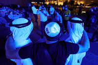 Verbrüderung zum jüdischen Lichterfest Hanukkah in Dubai im vergangenen Dezember, nach den Friedensabkommen Israels mit den Emiraten. Foto: Christopher Pike/REUTERS