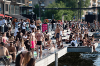 Sommer in Schweden: Eine Badestelle in Stockholm. Foto: Stina Stjernkvist/TT News Agency via REUTERS