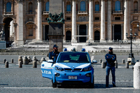 Der Petersplatz in Rom ist, gut bewacht, menschenleer. Foto: Filippo Monteforte/AFP