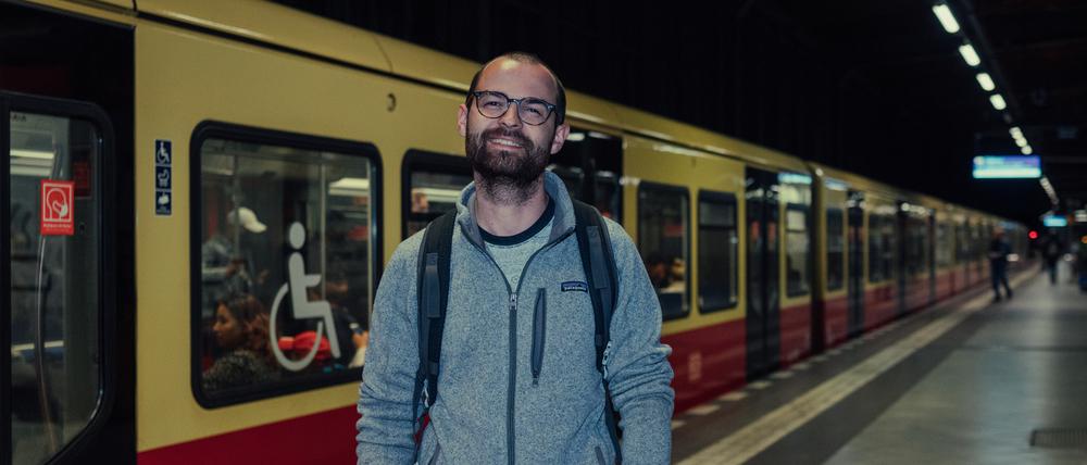 Startstation Schöneberg: Niklas Kolorz & die nächtliche Ringbahnfahrt.