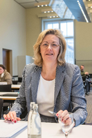 Heike Fölster, Finanzgeschäftsführerin der Flughafengesellschaft, sagte am Freitag vor dem BER-Untersuchungsausschuss aus. Foto: Imago