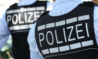 Auch in den Reihen der Berliner Polizei ist laut einem Bericht ein Chat mit rassistischen Inhalten aufgetaucht. Foto: Silas Stein/dpa