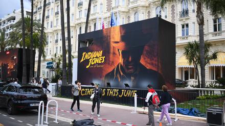 Die letzten Vorbereitungen für das 76. Cannes Filmfestival. Der Hype um „Indiana Jones und das Rad des Schicksals“ ist bereits in vollem Gang.