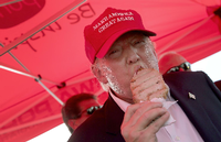 Schweinelende am Stiel - was ist das richtige Rezept gegen Trump? Die Demokraten sind sich noch uneins (Archivbild aus dem Jahr 2016). Foto: Win McNamee/Getty Images/AFP