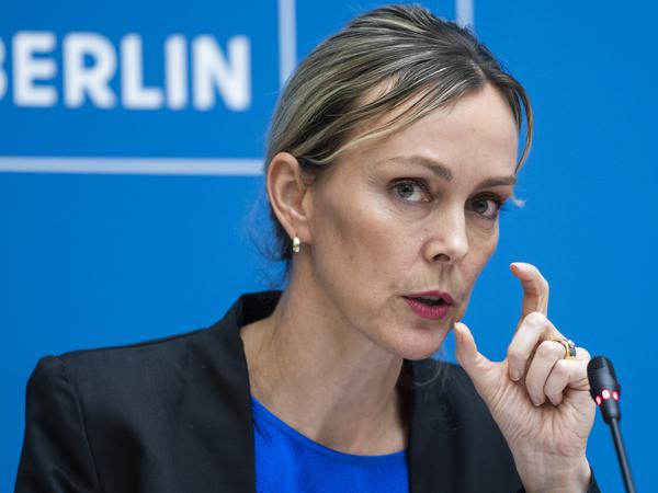Manja Schreiner (CDU), Berliner Senatorin für Mobilität, Verkehr, Klimaschutz und Umwelt, bei einer Pressekonferenz.