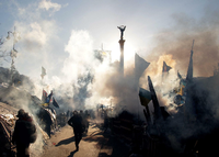 Tage des Aufruhrs. Demonstranten lassen den Maidan in Rauchschwaden verschwinden. In der Ukraine begann eine neue Zeitrechnung. Auch für Hromadske TV war die Zeit prägend. Der Sender ging an den Start und wurde zum Sprachrohr des Euromaidan. Foto: dpa