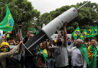 Bolsonaro-Anhänger protestieren gegen die Impfpläne von São Paulos Gouverneur Doria. Foto: Amanda Perobelli/REUTERS