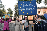 Die Mehrheit der Polen will zur EU gehören. Ein Polexit, der Austritt, wäre nicht populär. Foto: Radek Pietruszka/PAP/dpa