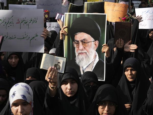 Ali Chamenei ist der höchstrangige Vertreter des Regimes. 