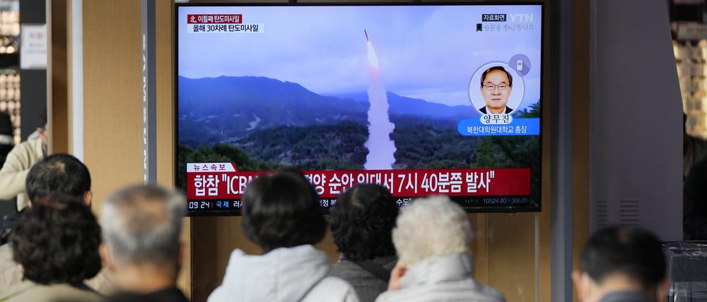 Fernsehbilder von nordkoreanischen Raketentests