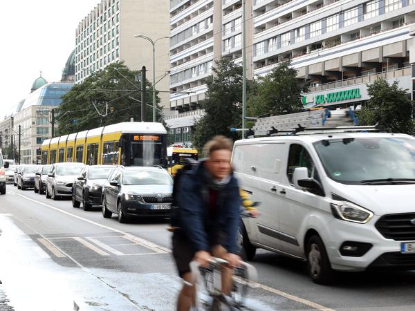 Der Straßenverkehr ist der einzige Bereich, in dem Berlins CO₂-Emissionen steigen.