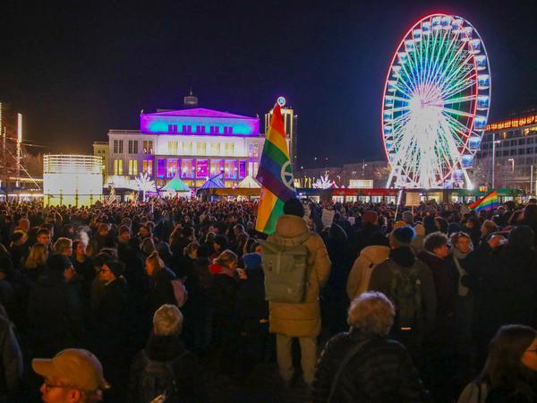 Am 30. Januar 2024 kamen in Leipzig tausende Menschen auf dem Augustusplatz zusammen, um gemeinsam ein Zeichen gegen Hass und Hetze zu setzen.