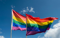 Die Regenbogenfahne, das Zeichen der homosexuellen Emanzipationsbewegung. Foto: Gregor Fischer/dpa