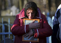 Trauer in St. Petersburg: Angehörige nehmen Abschied von den Opfern der Flugzeugkatastrophe. REUTERS