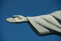 Jesus Christus reicht allen seine Hand - jedenfalls dessen Statue in Rio de Janeiro. Foto: Sebastian Kahnert/dpa