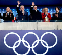 IOC-Präsident Thomas Bach (zweiter von links) mit Vladimir Putin und Ban Ki-Moon in Sotschi. Foto: dpa