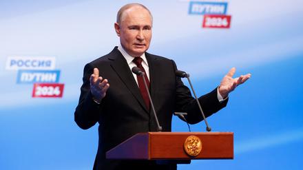 Russlands Präsident Wladimir Putin bei einer Rede nach seinem Sieg bei der Präsidentschaftswahl.