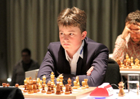 Vincent Keymer, 17, spielt Schach seitdem er fünf ist und wurde mit 14 Jahren bereits Großmeister. Foto: picture alliance/dpa/Georgios Souleidis