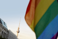Berlin will Regenbogenhauptstadt sein - doch die Realität ist oft mühsam. Foto: imago/Seeliger