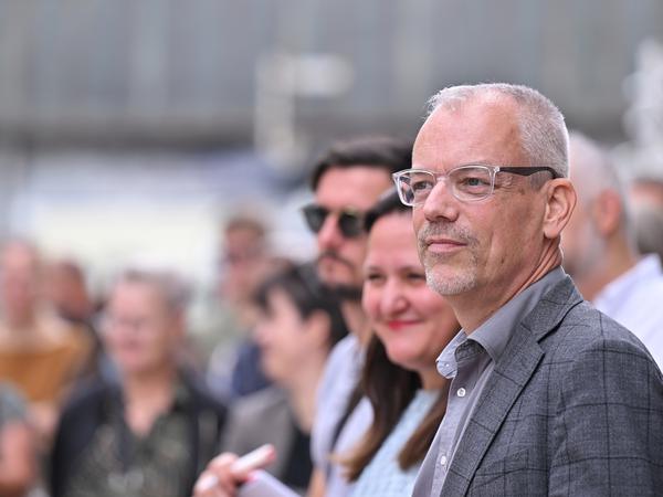Generaldirektor Christoph Martin Vogtherr und Kulturministerin Manja Schüle (SPD) beim Richtfest für das neue Skulpturendepot der Schlösserstiftung.