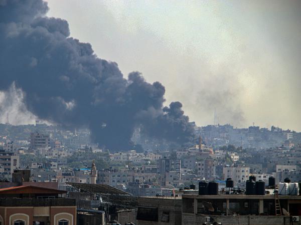 Rauch über Gaza nach israelischem Beschuss