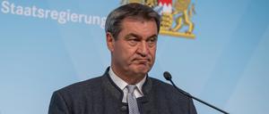 Markus Söder (CSU), Ministerpräsident von Bayern, gibt nach dem Sonder-Koalitionsausschuss ein Statement zum Fall des stellvertretenden Ministerpräsidenten Aiwanger. 