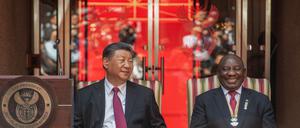 Südafrikas Präsident Cyril Ramaphosa (rechts) mit seinem wichtigsten Gast, dem chinesischen Staatsoberhaupt Xijinping.