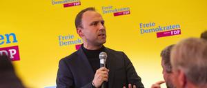 Berlins FDP-Spitzenkandidat für das Abgeordnetenhaus, Sebastian Czaja, im Wahlkampf in der Brauerei Spandau