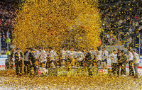 Nach dem Finalsieg feierten die Eisbären Berlin ausgiebig den Meistertitel. Foto: IMAGO/Eibner