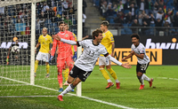 Thomas Müller war beim leidenschaftlich erschufteten 2:1 (0:1) der Fußball-Nationalmannschaft gegen Rumänien der gefeierte Matchwinner. Foto: imago images/Matthias Koch