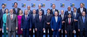 Das sogenannte Familienfoto – die Staats- und Regierungschefs der Nato sprachen der Ukraine noch keine Einladung aus.