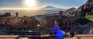 Der Ausblick vom römischen Amphitheater in Taormina, hinten der Ätna: „Das ist Gänsehautmaterial“, sagt Adriano Sack.