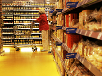 Schnäppchenpreise gehen zu Lasten der Lieferanten, sagen Bauern und Lebensmittelproduzenten. Foto: dpa